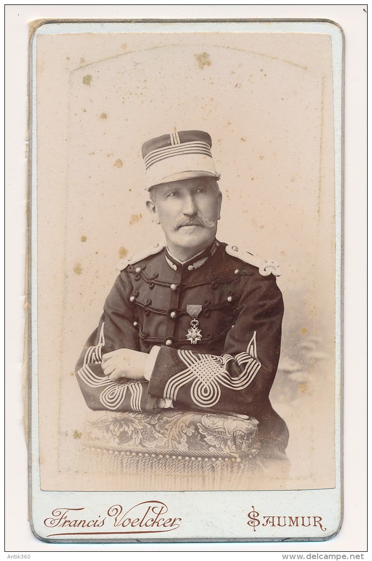 Photo Ancienne XIXe CDV C. 1880 Portrait Militaire Officier Commandant Légion D'Honneur Photographe Voelcker Saumur - Anciennes (Av. 1900)