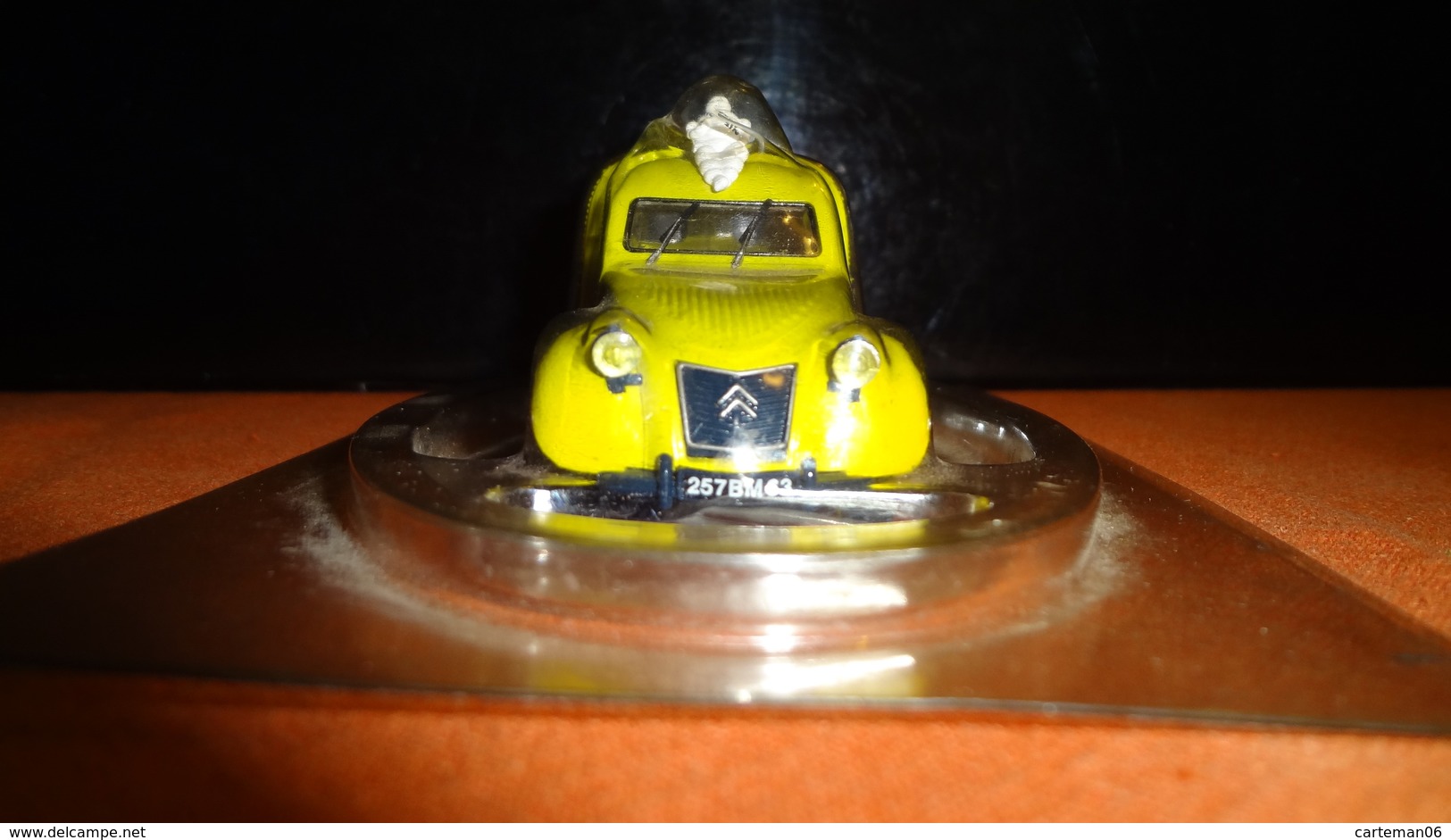 Voiture - Camionnette Citroën 2CV "Michelin" - 1/43 (bibendum) - Norev