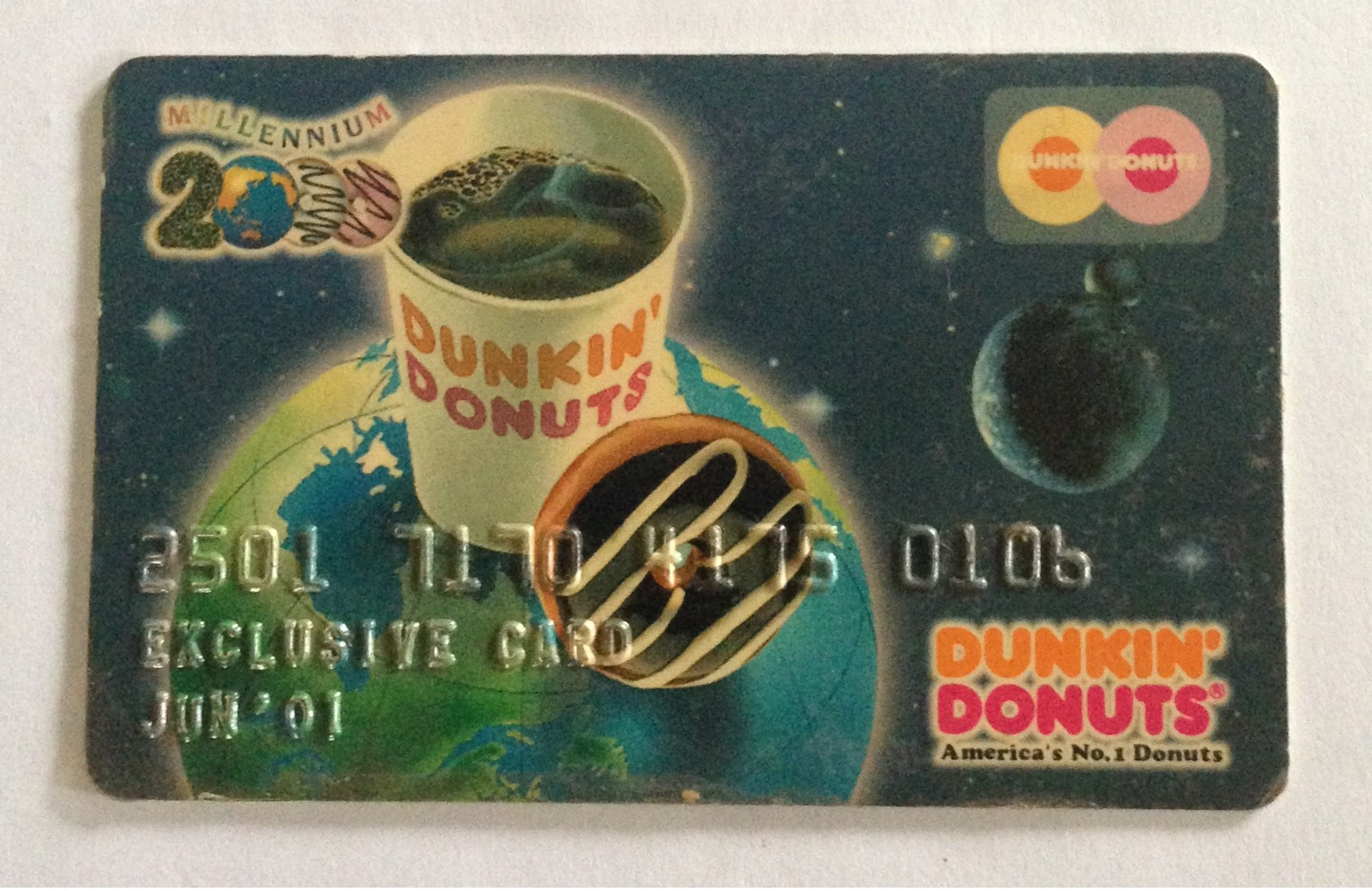 Indonesia Creditcard (DUNKIN DONUTS) Millenium 2000 (Used) - Geldkarten (Ablauf Min. 10 Jahre)