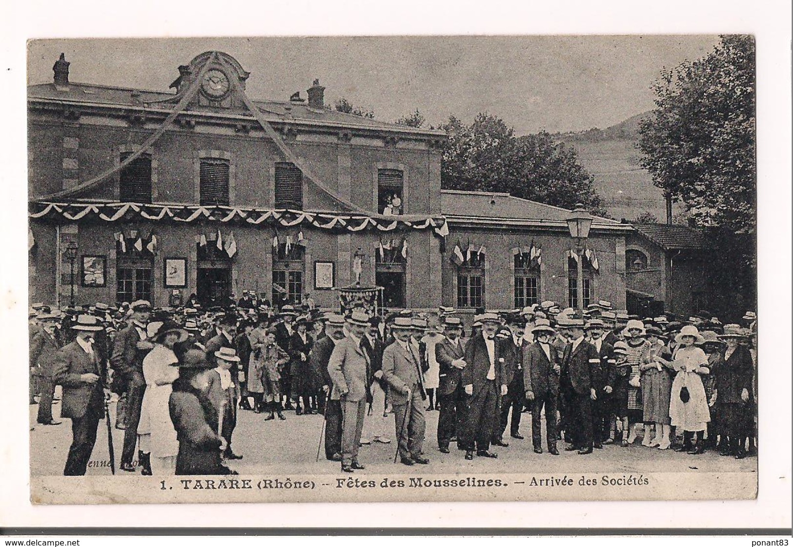 Tarare: Devant La Gare: Fêtes Des Mousselines, Arrivée Des Sociétés - - Tarare