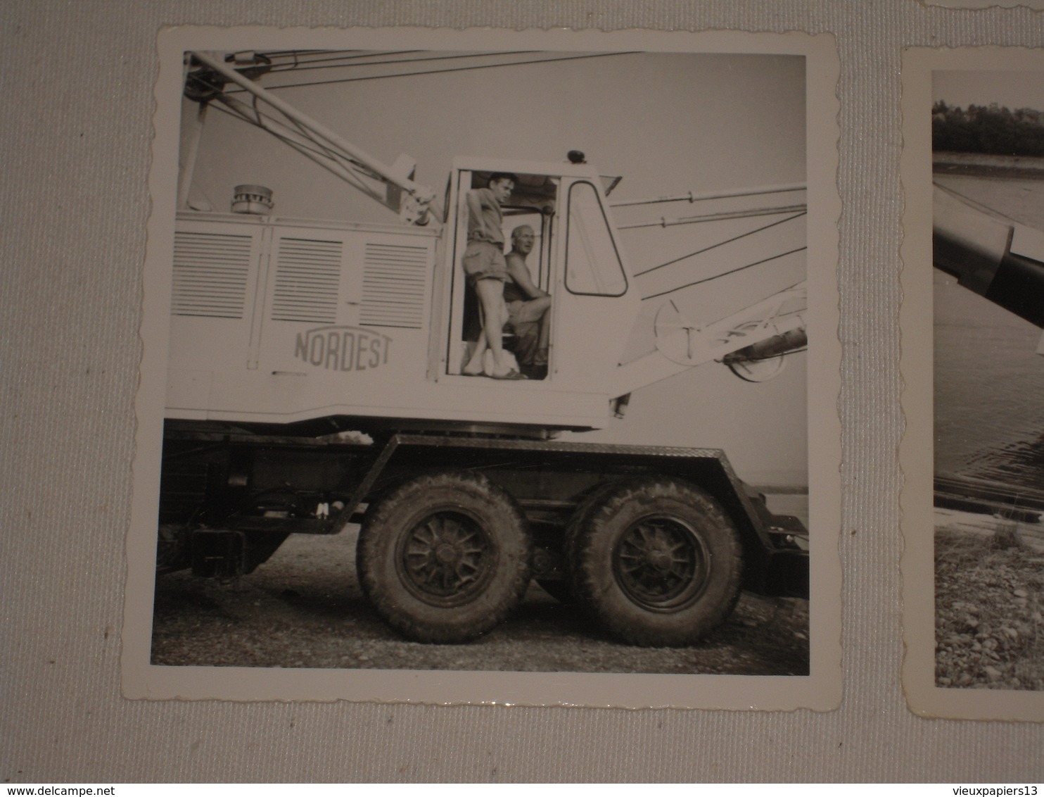 Joli Lot De 4 Photos 1960s Accident D'un Avion De La Protection Civile - Camion Grue Nordest &c - 9x9 Cm. - Snapshot - Aviazione