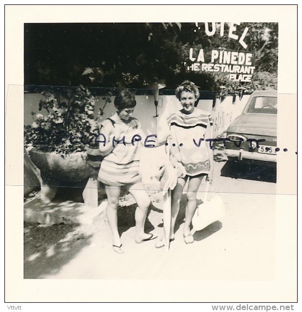 Photo (1967) : SAINT-TROPEZ (83, VAR), En Route Pour La Bouillabaisse Plage, Hôtel La Pinède, Restaurant, 2 Scans - Lieux