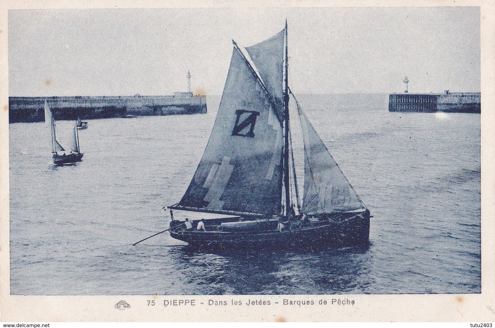 75 DIEPPE                               Dans Les Jetees                           Barques De Peche - Canteleu