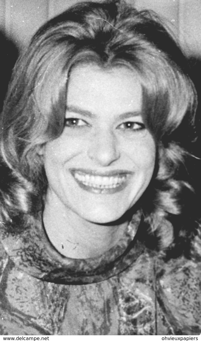 Photo  De Presse - La Comédienne MELINA MERCOURI - Personnes Identifiées