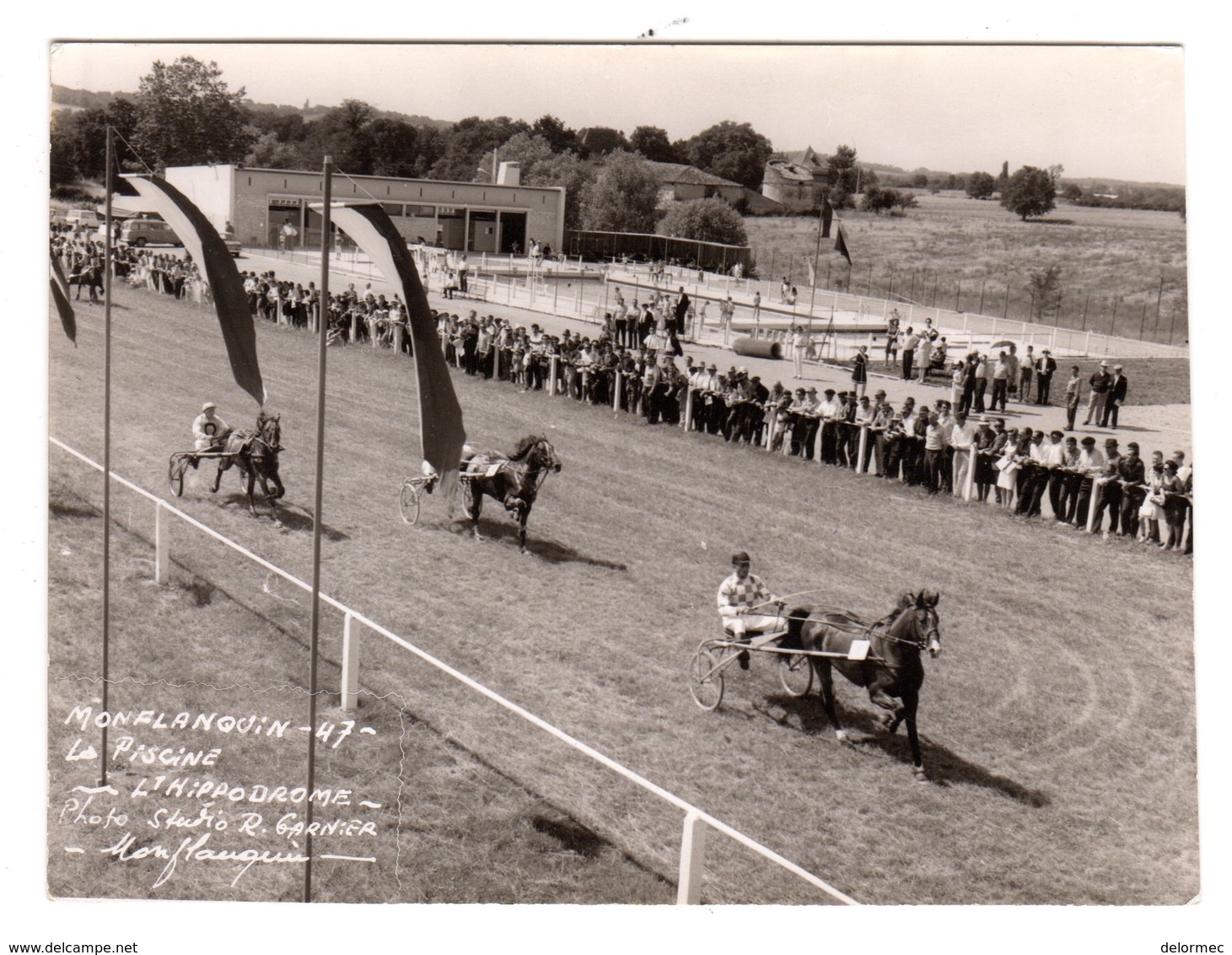 CPSM Photo R Garnier Monflanquin 47 Lot Garonne La Piscine L' Hippodrome Trotteurs Courses Hippiques Belle Animation - Monflanquin