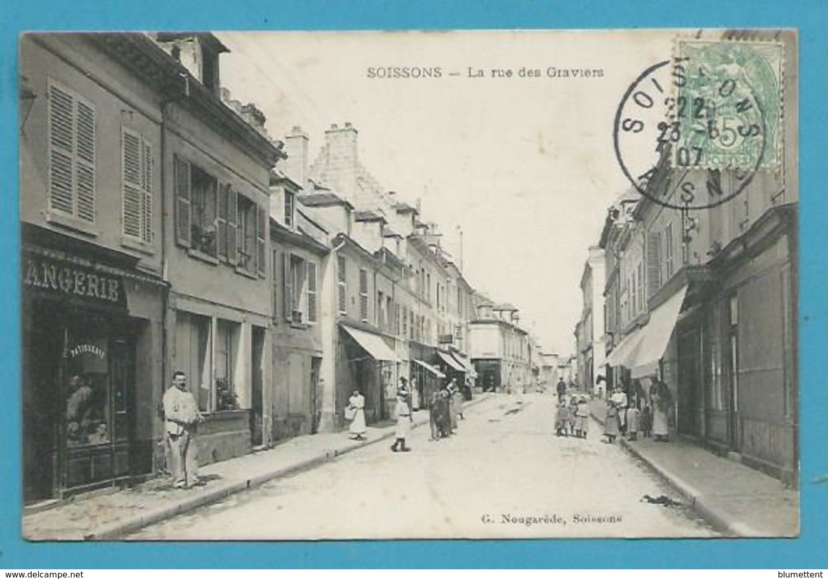 CPA Rue Des Graviers SOISSONS 02 - Soissons