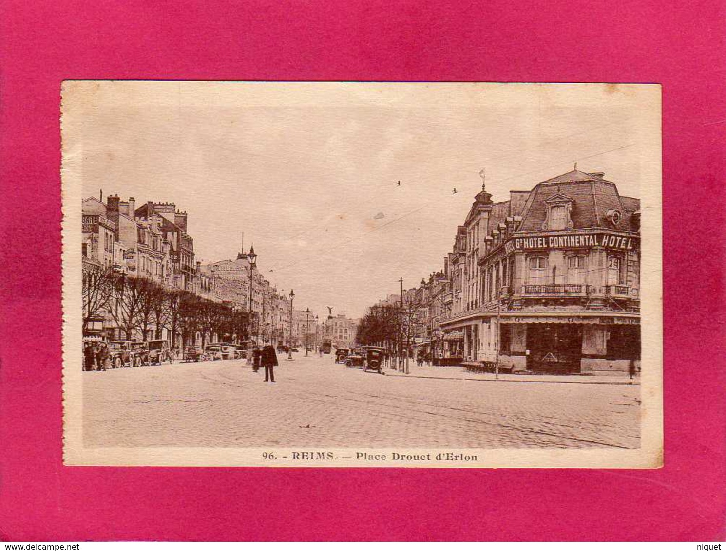 51 Marne, Reims, Place Drouet D'Erlon, Animée, Voitures, Hôtel, Policier, 1940, (A. Quentinet) - Reims