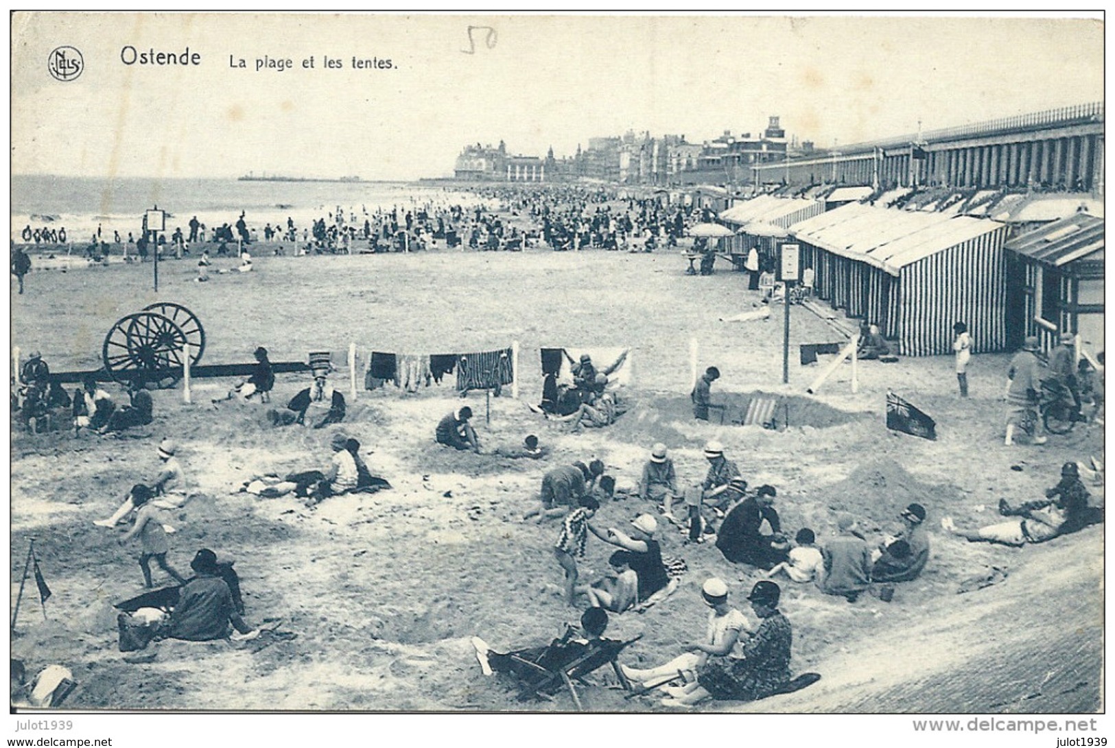 OSTENDE ..-- Jeux De Plage Et Les Tentes . - Oostende