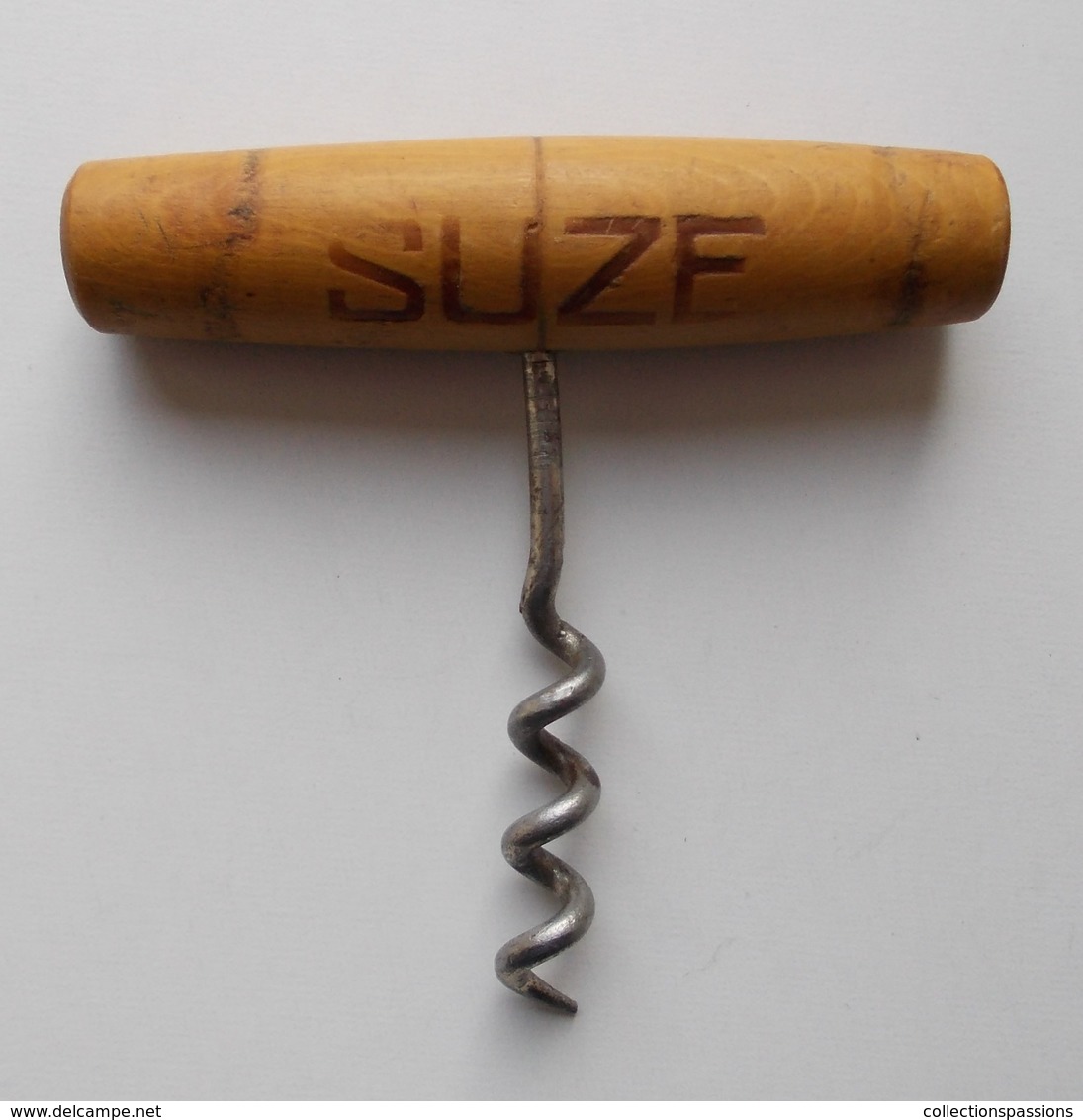 - TIRE BOUCHONS - SUZE - - Bottle Openers