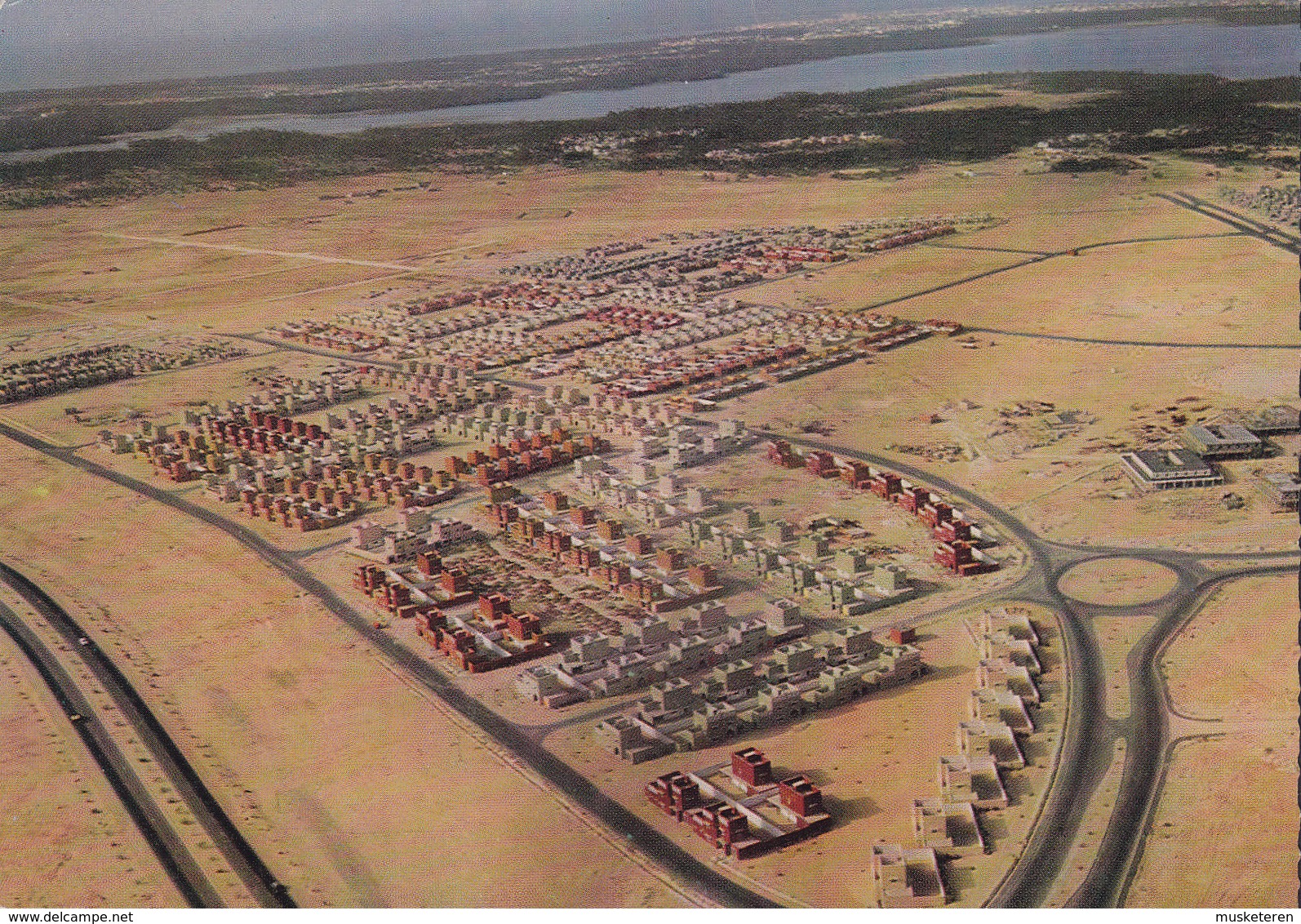 Bahrain PPC Isa Town Photo By Bahrain Petroleum Company (2 Scans) - Bahrein