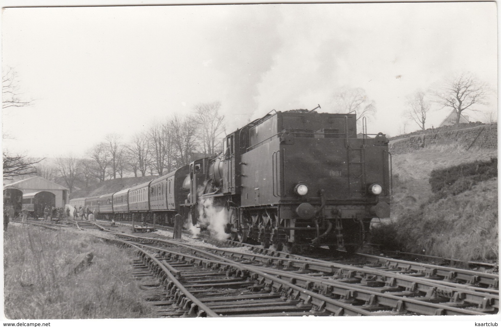 Oxenhope, April 1976  - Tender-Steamlocomotive Train 1931  - KEIGHLEY And WORTH VALLEY RAILWAY - Treinen