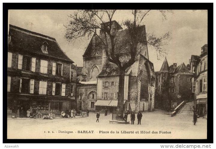 24 - Sarlat-la-Canéda Place De La Liberté Et Hotel Des Postes Dordogne #01690 - Sarlat La Caneda