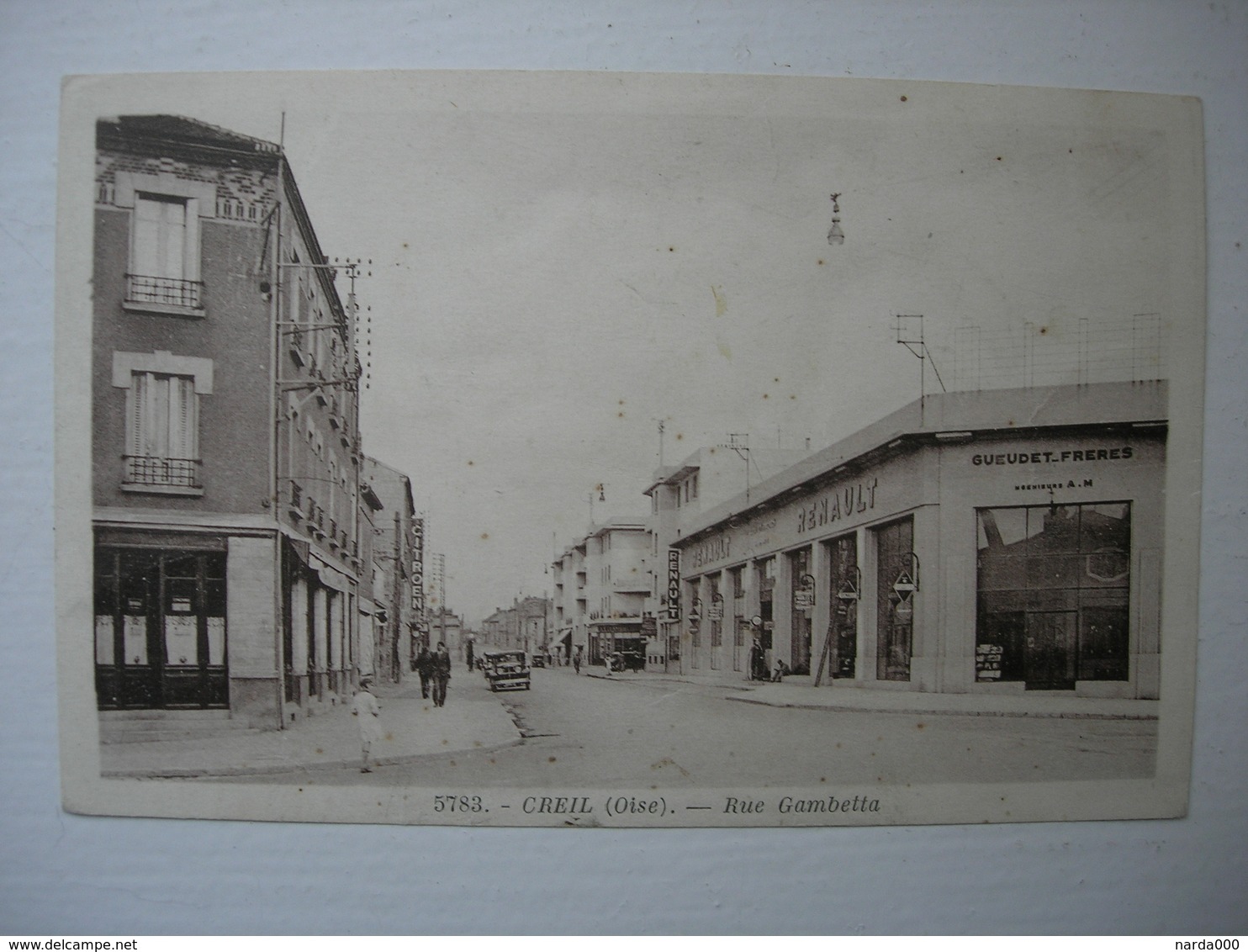 CPA  De Creil,  60. Oise. Rue Gambetta. Garage Gueudet Renault. - Creil