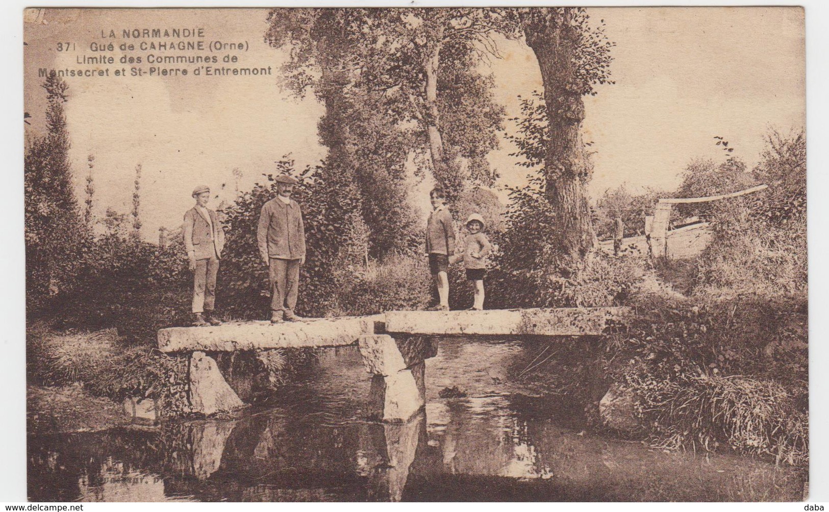 Gué De Cahagne.  Limité Des Communes De Montsecret Et St-Pierre D'Entremont - Remalard