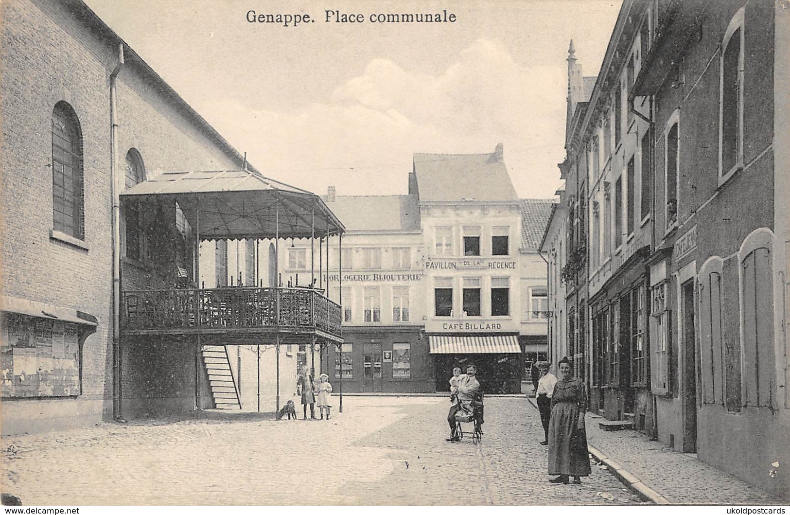 CPA -  Belgique, GENAPPE, Place Communale - Genappe