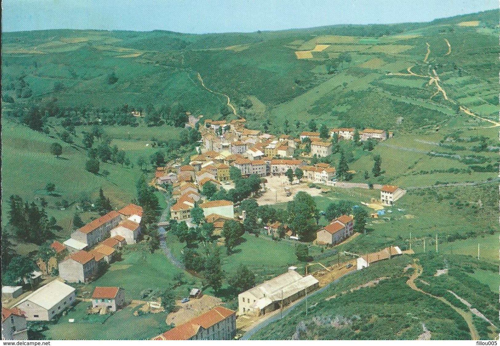 07  SAINT- CIRGUES- EN- MONTAGNE  ( ARDECHE ) VUE AERIENNE  ...0003 - Autres & Non Classés