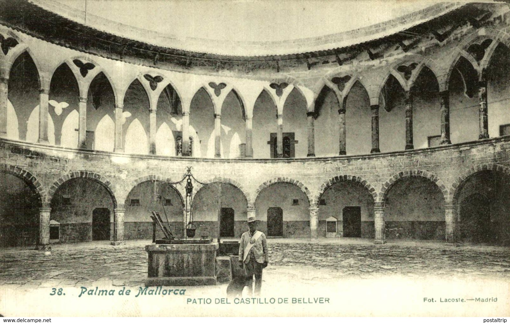 PALMA DE MALLORCA PATIO DEL CASTILLO DE BELLVER - Mallorca