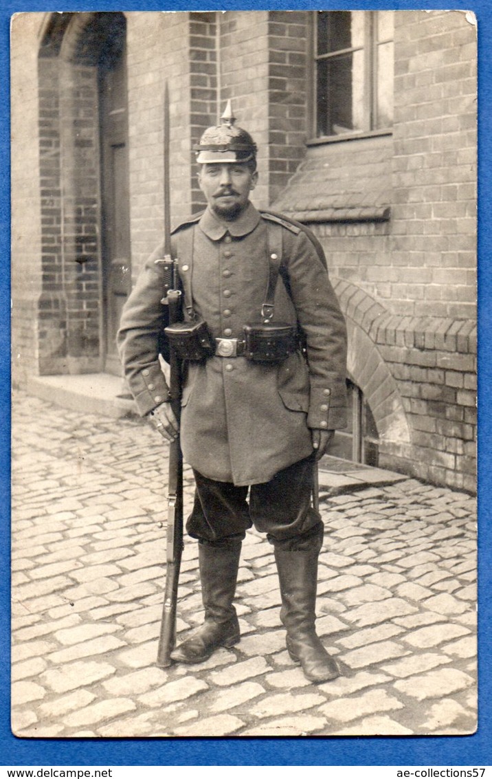 Carte Photo  --  Soldat Allemand En Uniforme - Guerre 1914-18