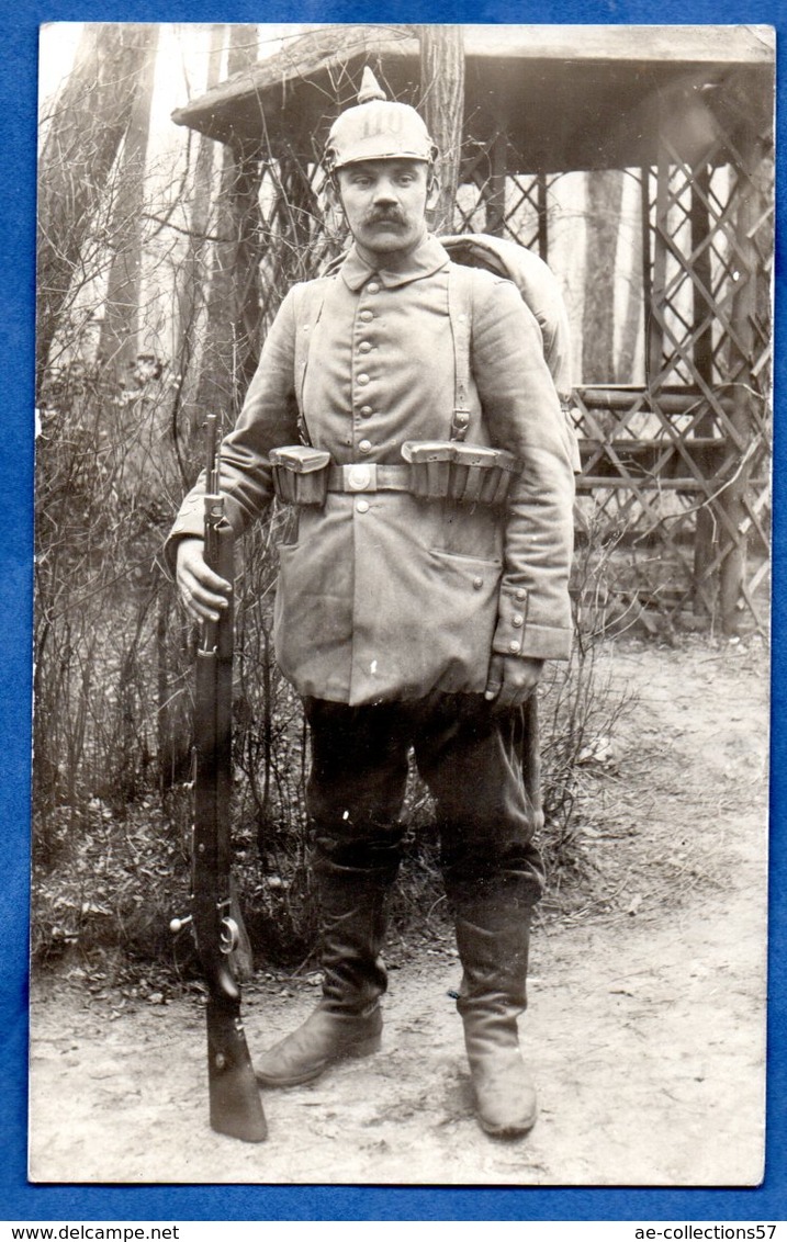 Carte Photo  --  Soldat Allemand En Uniforme  - - War 1914-18