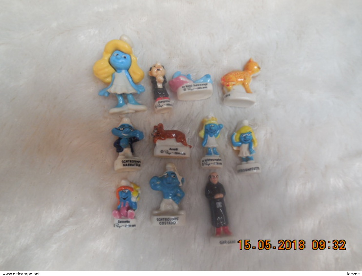 FEVES SMURFS..SCHTROUMPFS  + 1 KINDER SCHTROUMPFETTE - Strip