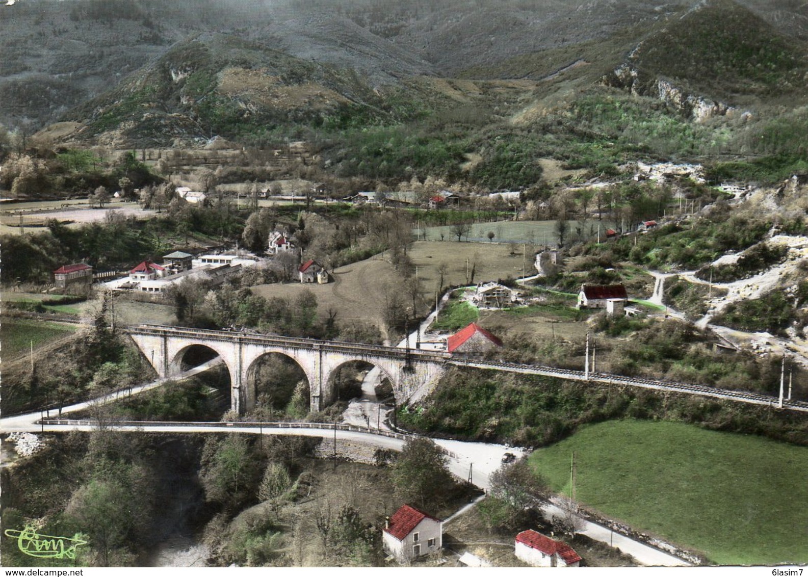 CPSM Dentelée - ARUDY (64) - Vue Aérienne Du Quartier Du Pont De Germeet Du Viaduc Sur Le Gave En 1962 - Arudy