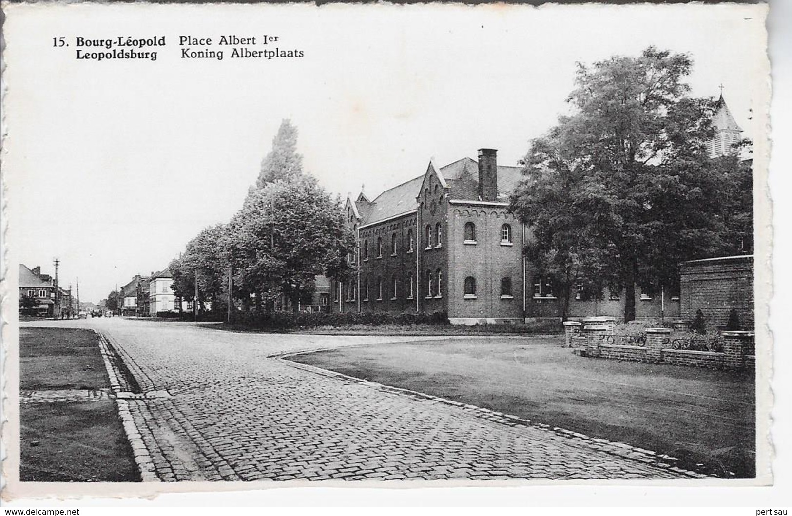 K.Albertplaats En Klooster Karmelietessen - Leopoldsburg