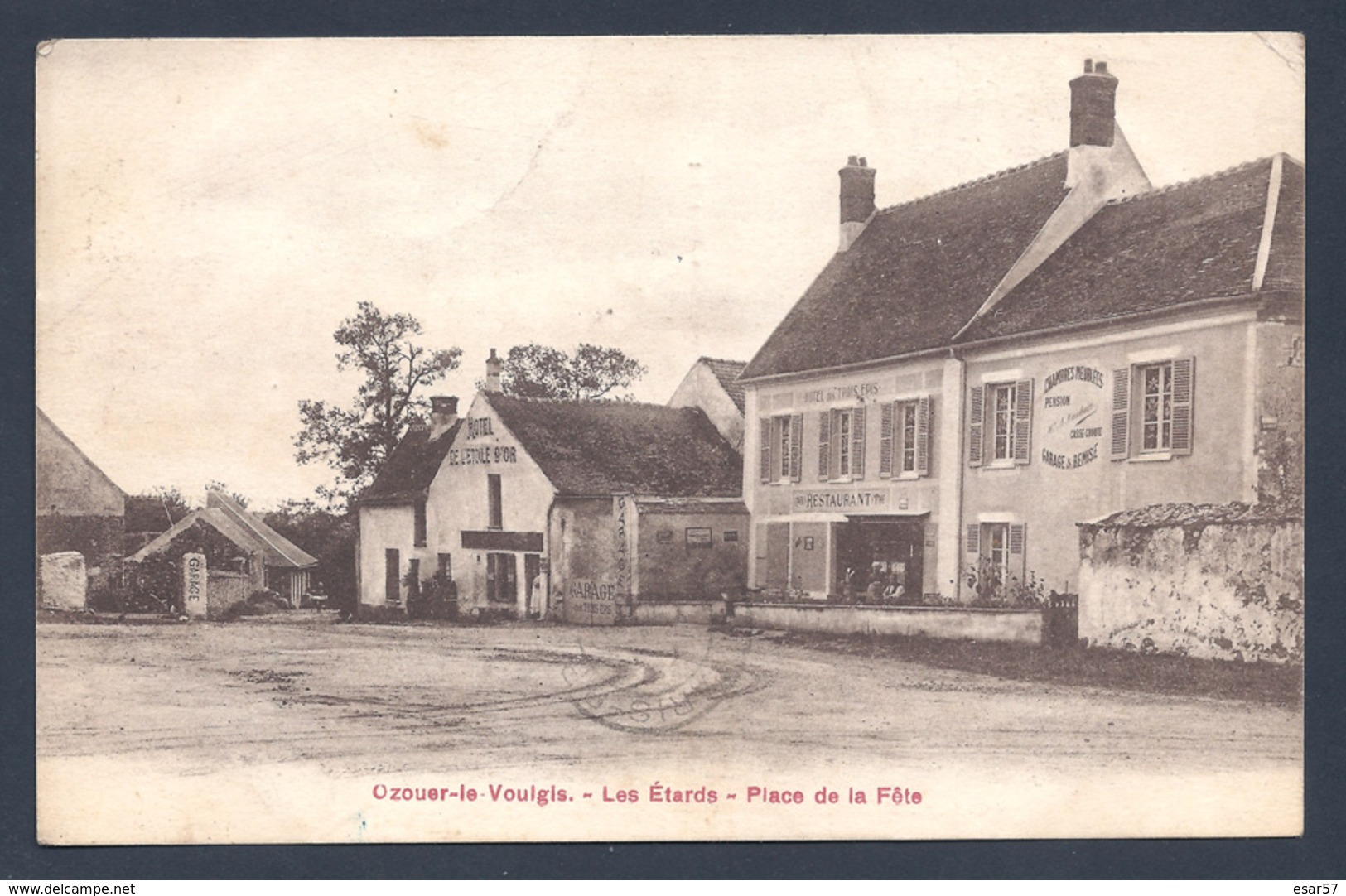 OZOUER-LE-VOULGIS - Les Etards - Place De La Fête - Autres & Non Classés