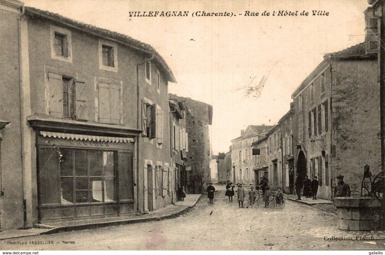 VILLEFAGNAN RUE DE L'HOTEL DE VILLE - Villefagnan