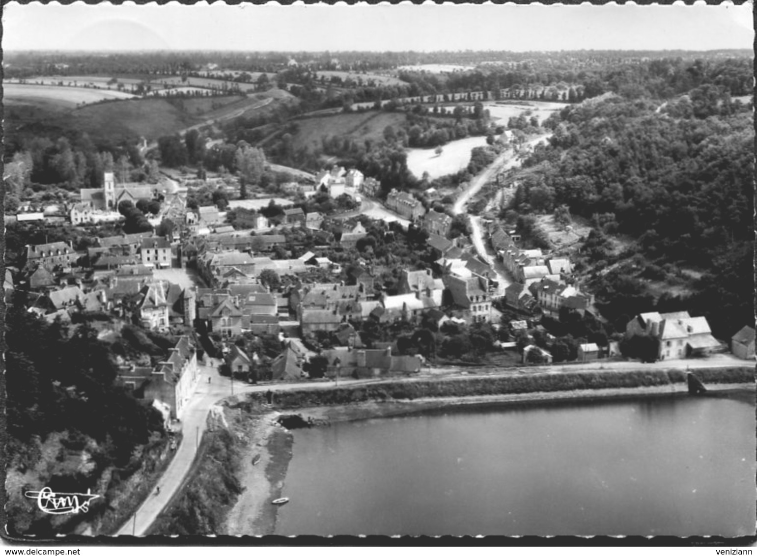 CPSM - JUGON - Vue Aérienne - Jugon-les-Lacs