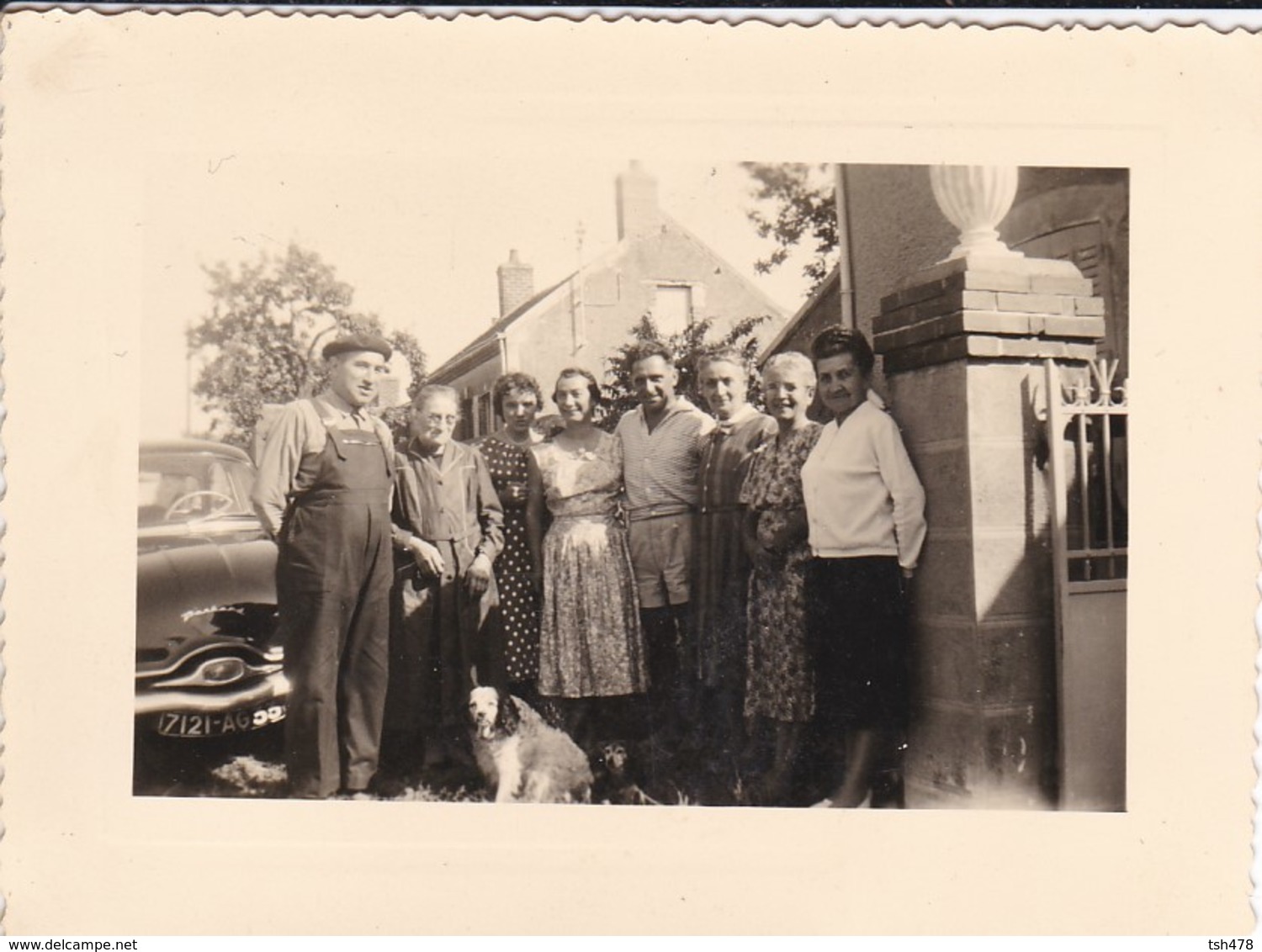 MINI PHOTO---03---BEZENET---en Famille---( Voiture Panhard )--voir 2 Scans - Other & Unclassified