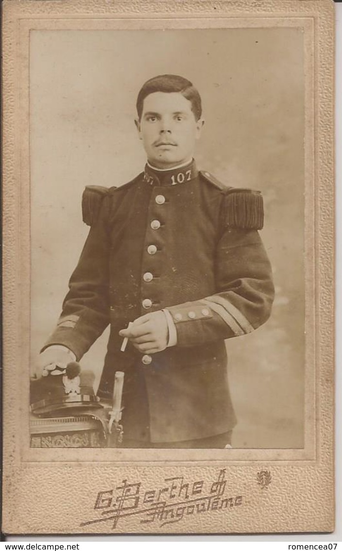 107e REGIMENT D'INFANTERIE - CDV - Par G. Berthe, Photographie à Angoulème (Charente) - Fin XIXe - A Voir ! - Guerre, Militaire