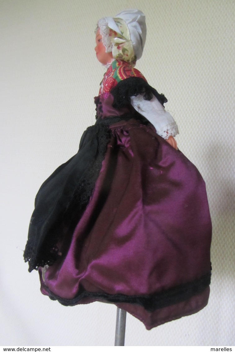 Ancienne POUPÉE De Collection Costume Folklorique Bort Les Orgues. Ma Payse - Poupées
