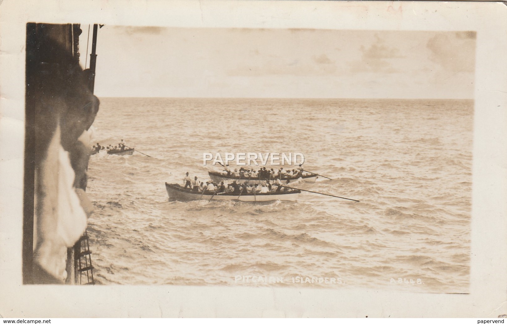 PITCAIRN  Islanders Boats Meeting Ship RP Pit5 - Pitcairn Islands