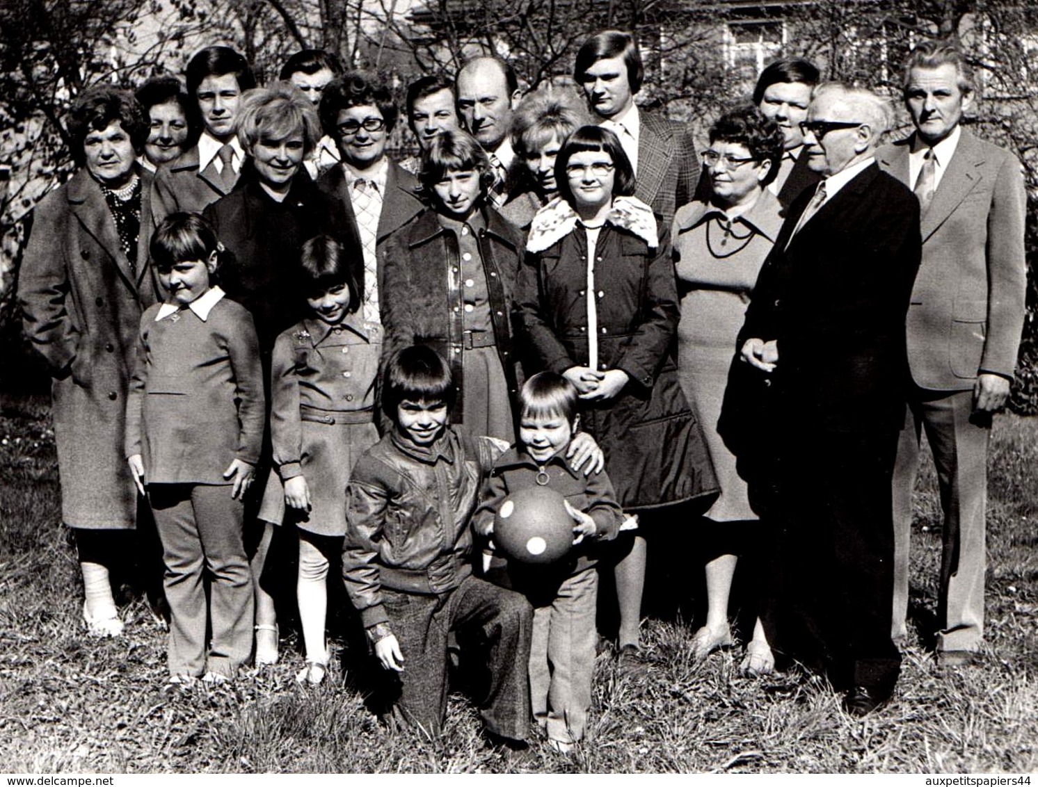 Photo Originale Photo De Famille En DDR Vers 1970 - Look Kitsch - Pin-up