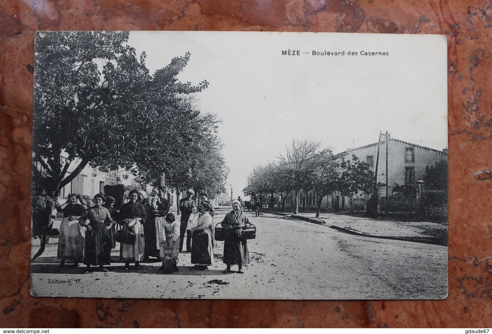 MEZE (34) - BOULEVARD DES CASERNES - Mèze