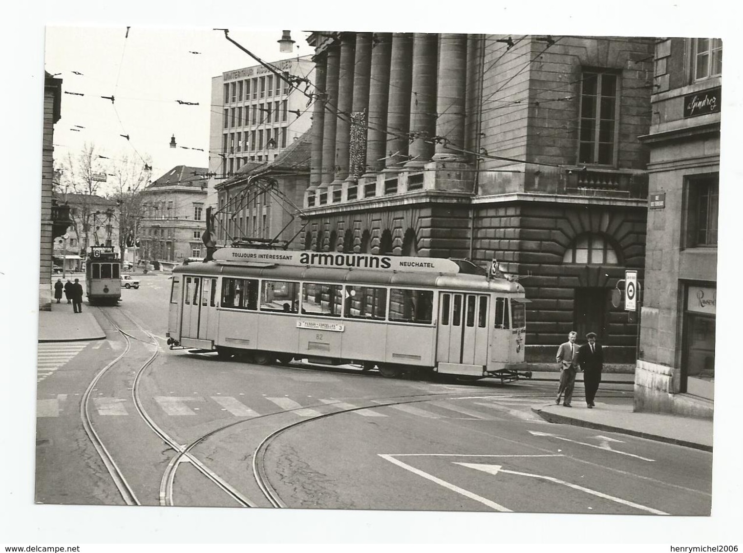 Suisse Neuchatel Cpm Tramway Dans La Boucle Du Tour De Ville Devant La Mairie 1964 - Neuchâtel