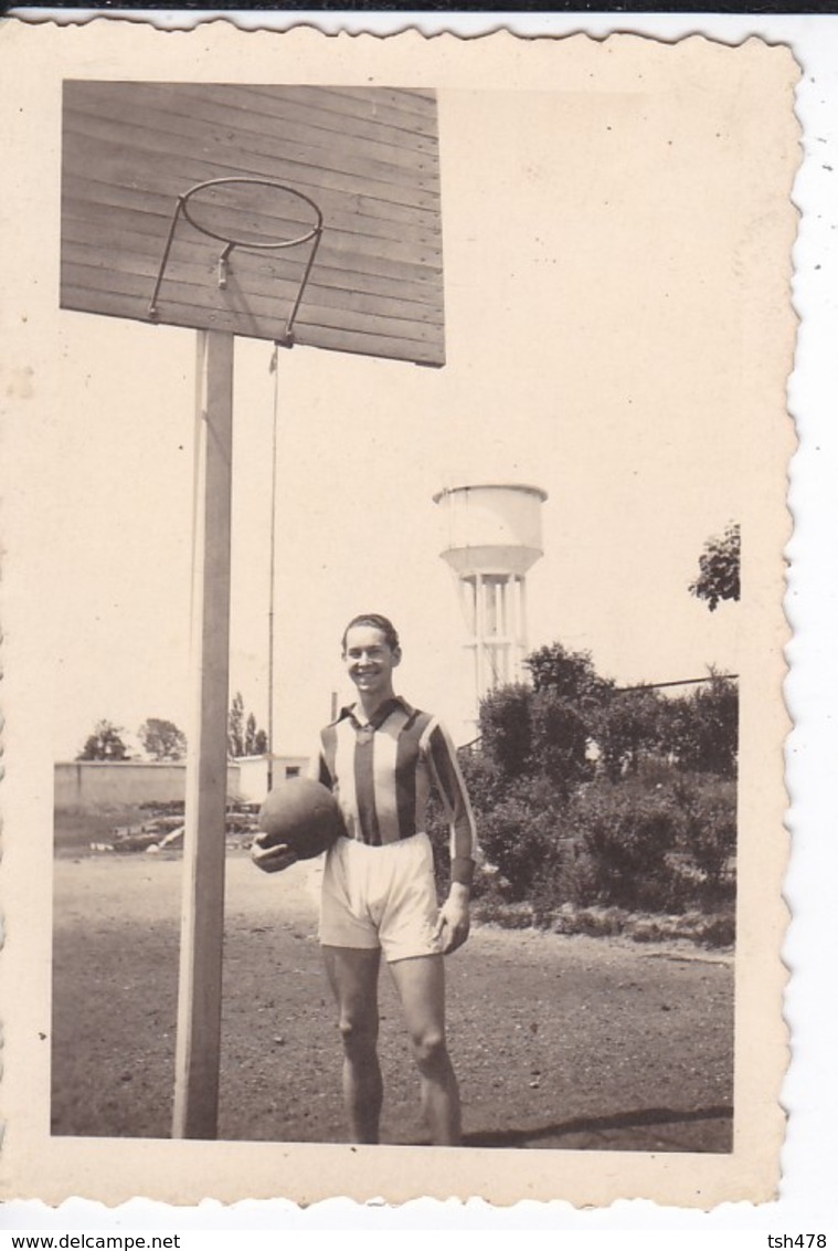 MINI-PHOTO----BASKET  De L' E N P  ( Puy ? ) En 43-le Deuxième Arrière Qui Est Aussi Un Joueur De Rugby---voir 2 Scans - Autres & Non Classés