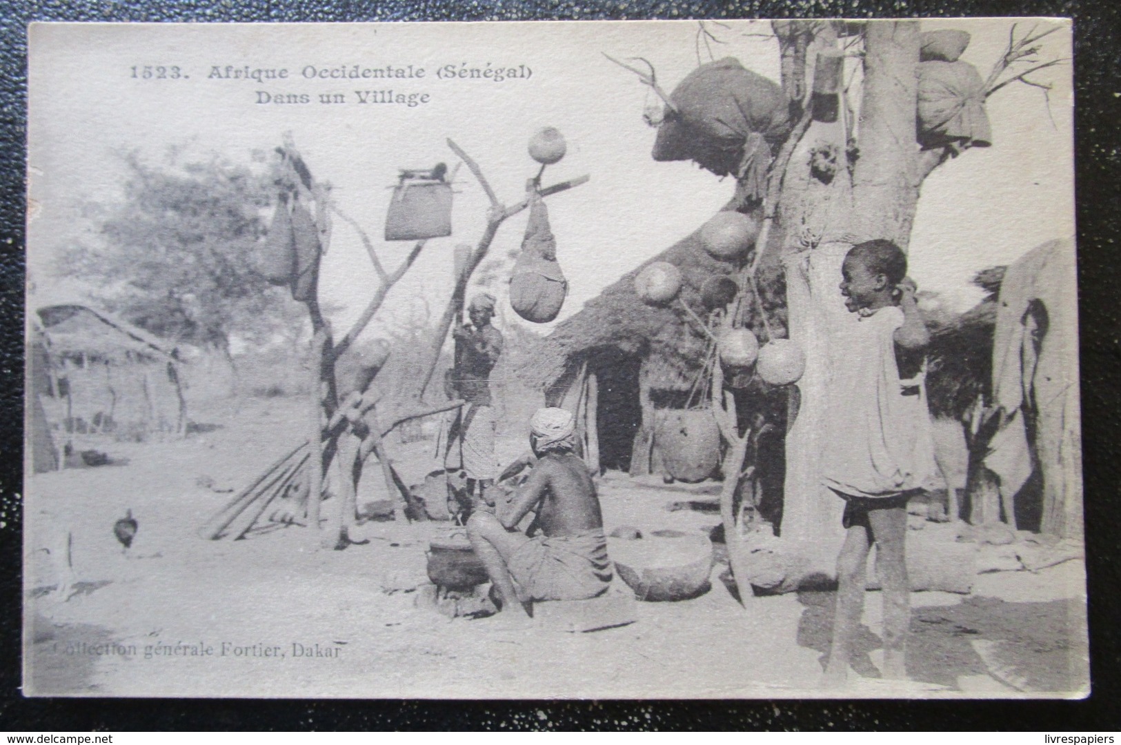 Senegal Dans Un Village Cpa - Sénégal