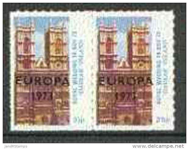 29217 (Cathedrals) Davaar Island 1973 Royal Wedding Rouletted Se-tenant Set Of 2 (3.5p &amp; 25p Westminster Abbey) Opt' - Churches & Cathedrals