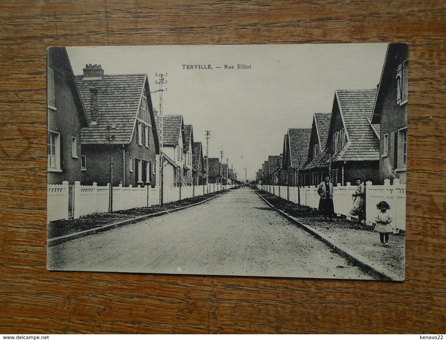 Terville , Rue Ribot "" Carte Animée Petite Fille "" - Autres & Non Classés