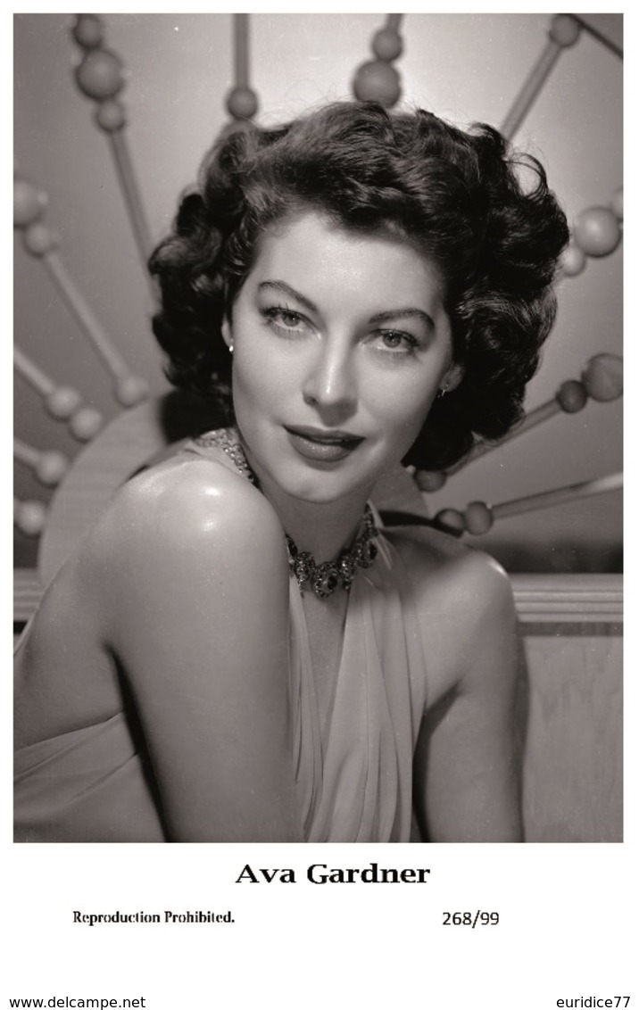 AVA GARDNER - Film Star Pin Up PHOTO POSTCARD - 268-99 Swiftsure Postcard - Entertainers