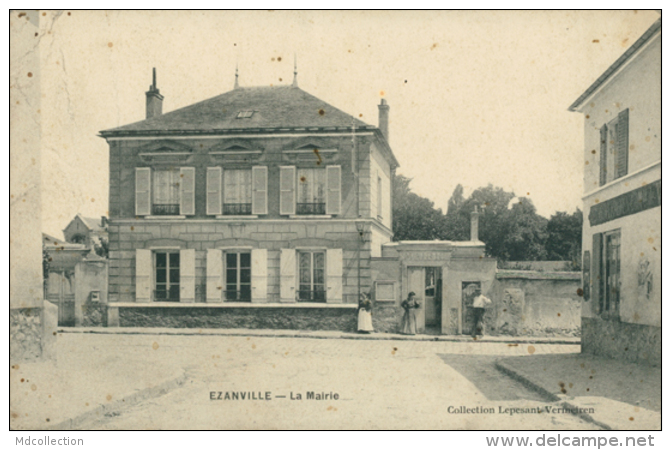 95 EZANVILLE  / L'Ecole Des Filles / - Ezanville