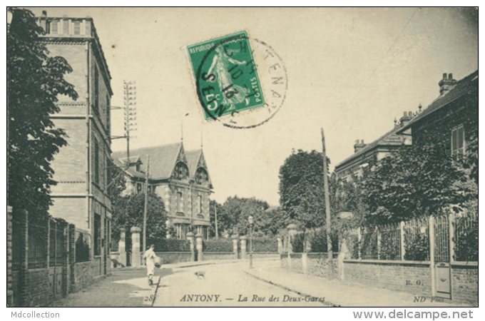 92 ANTONY / La Rue Des Deux Gares / - Antony