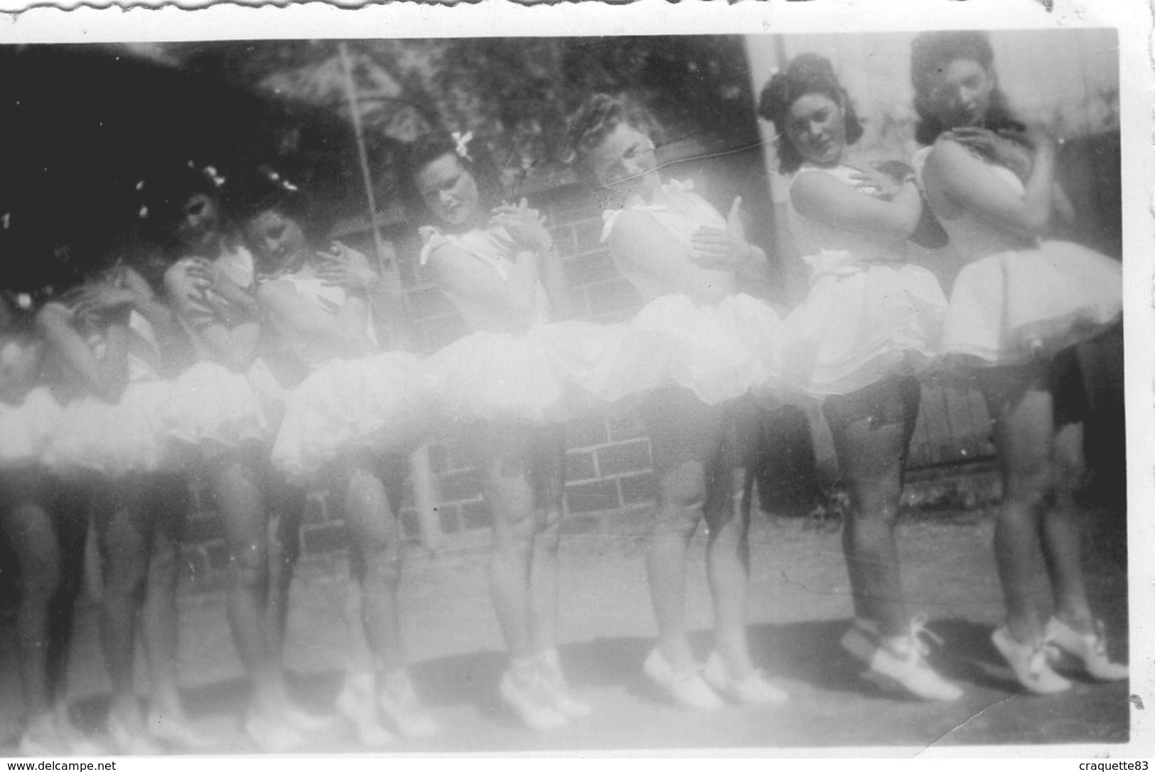 DANSEUSES EN TUTU   MAI 1944 - Anonymous Persons