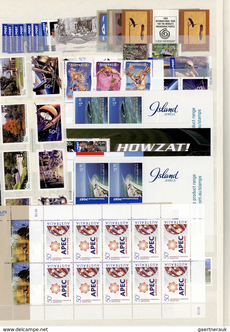 22230 Australien: 1966/2008, Comprehensive U/m Collection/accumulation In A Stockbook (plus Plenty Of Furt - Autres & Non Classés