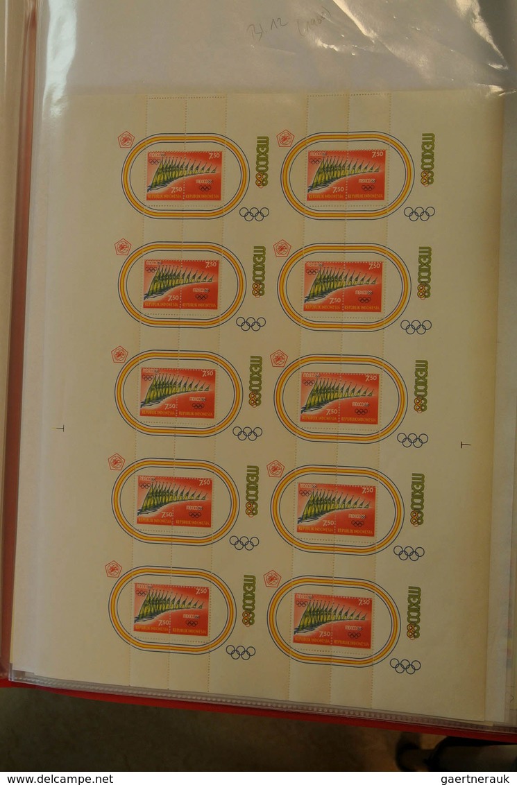 22773 Indonesien: Folder With 15 Uncut Sheets With Souvenir Sheets, Including Phase Prints And Misperfoart - Indonésie