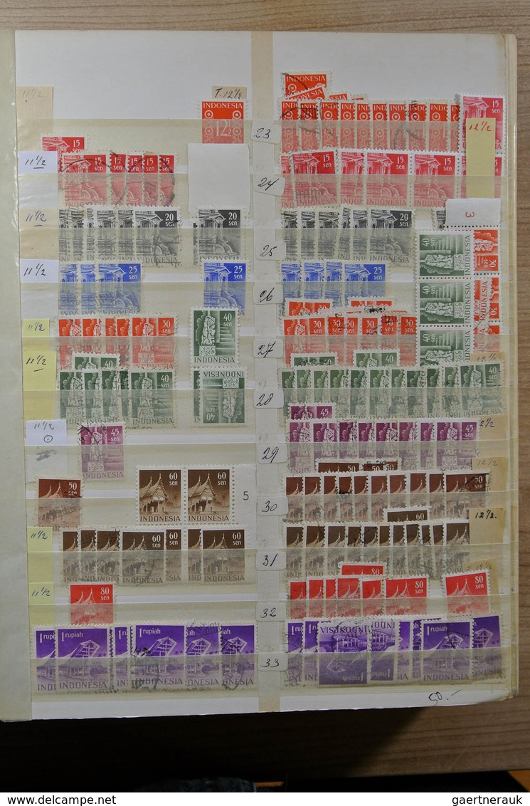 22778 Indonesien: 1949-1989. Very extensive MNH, mint hinged and used stock Indonesia in 5 superfat stockb