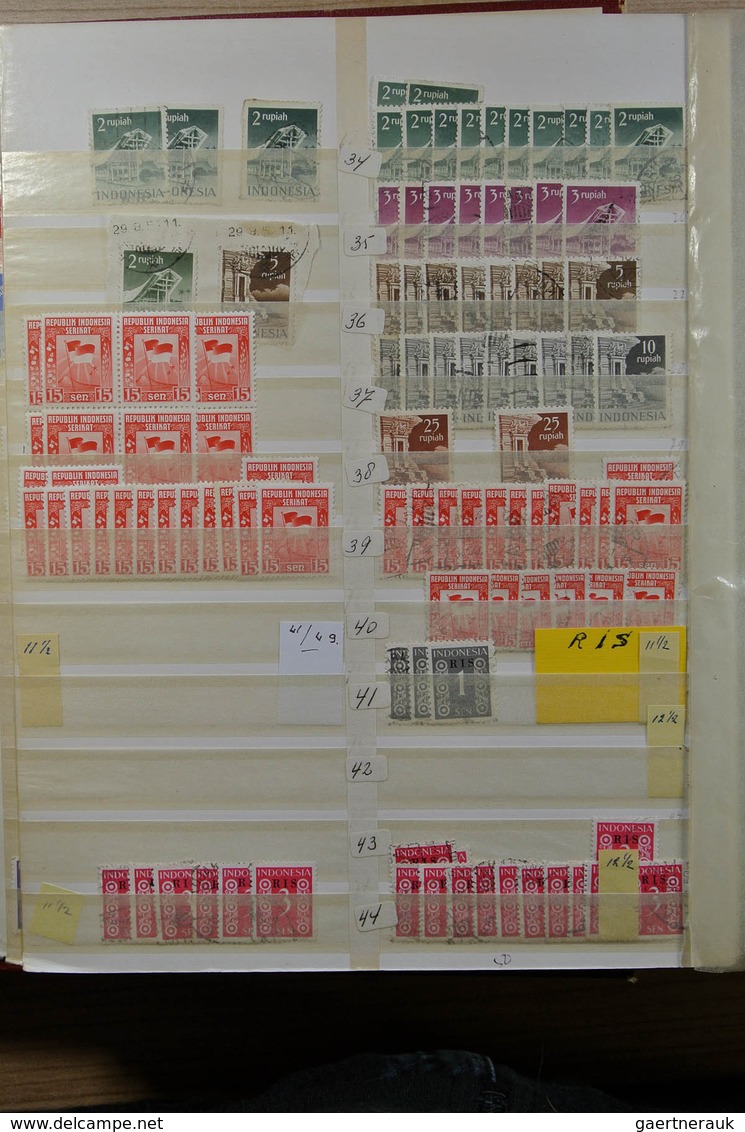 22778 Indonesien: 1949-1989. Very extensive MNH, mint hinged and used stock Indonesia in 5 superfat stockb