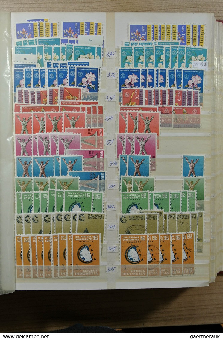 22778 Indonesien: 1949-1989. Very extensive MNH, mint hinged and used stock Indonesia in 5 superfat stockb