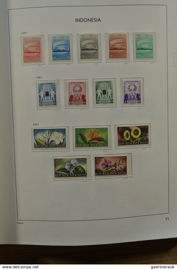 22780 Indonesien: 1949-2010. Very Well Filled, Mostly MNH Collection Indonesia 1949-2010 In 2 Albums And 1 - Indonésie